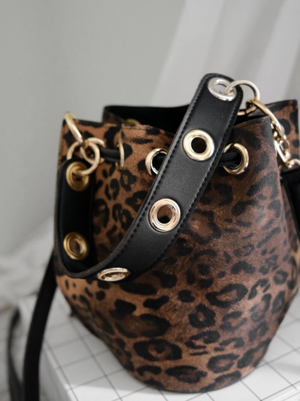 Leopard Print Bucket Bag - Picture 2 of 2